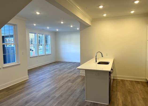 Longport Manor Apartments | image 2